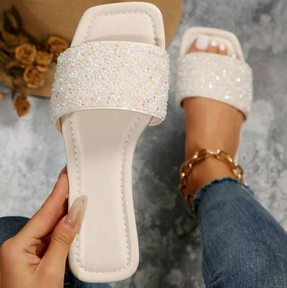 Women's Flat Sandals Plus Size Summer Beach Slippers With Rhinestone Decoration - Picture 1 of 6